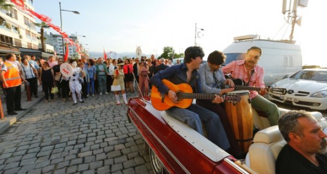 Alsancak Şenliği coşkulu başladı