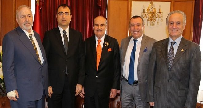 Alsancak Stadı yeni sezona yetişecek...