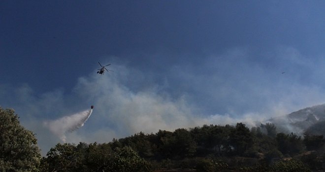 Altındağ MTK Sitesinin üst kısmında çıkan maki ve ormanlık alan yangını korkuttu