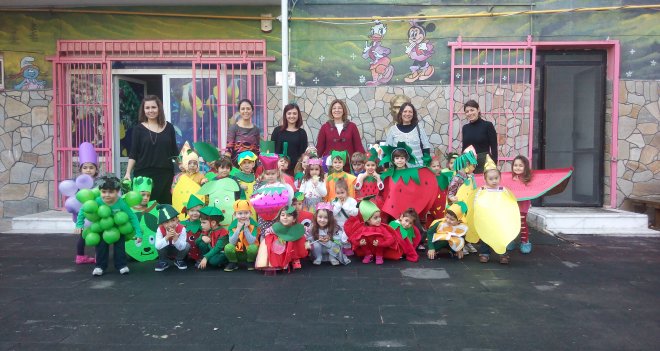 Anaokulunda meyveler, sebzeler defileye çıktı