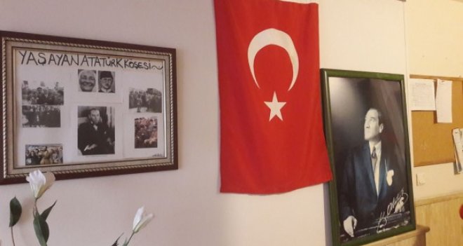 Apartmana ''Atatürk Köşesi''...