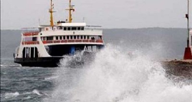 Arabalı vapur seferleri iptal, körfez hattı rötarlı...