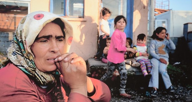 “Arafta Kadınlar” sergisi İzmir Üniversitesi’nde