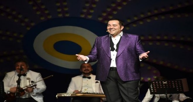 Ata Demirer Gazinosu İzmir'e geliyor