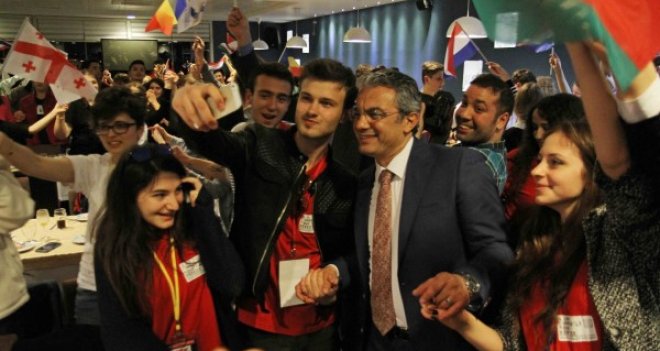 Avrupalı gençler Karşıyaka'ya geliyor...