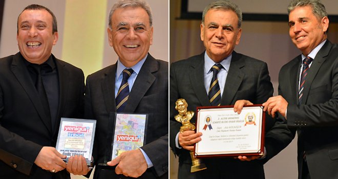 Aziz Kocaoğlu'na bir gecede iki ödül