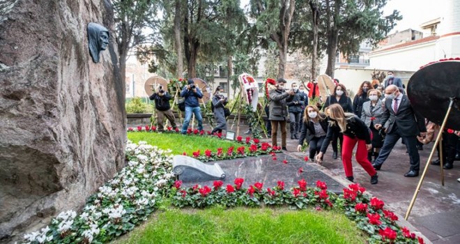 CHP Kadın Kolları Zübeyde Hanım'ı andı