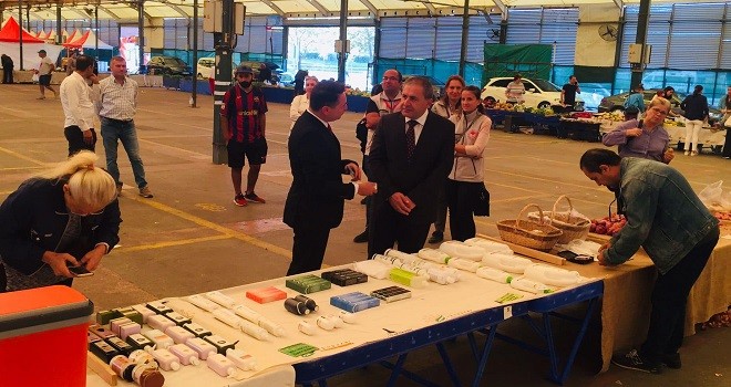 Kaymakam Demir, organik pazarı gezdi