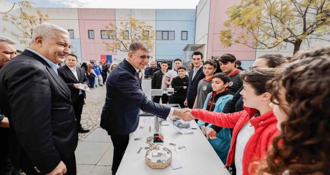 Tugay: Gençlerimize güvenli ve güçlü bir gelecek sunma sorumluluğumuz var