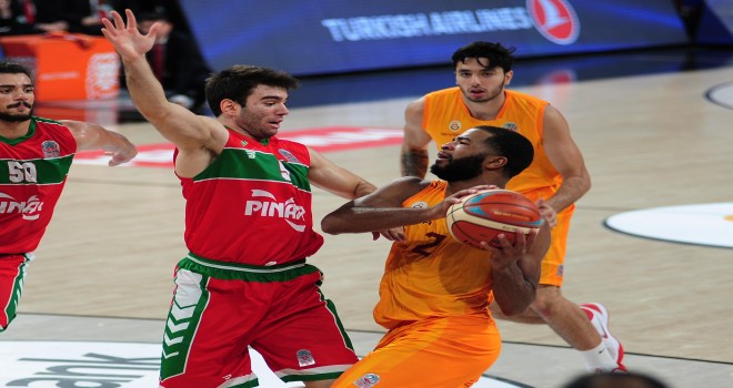 Pınar Karşıyaka'lı Berk ve Marei All-Star'da