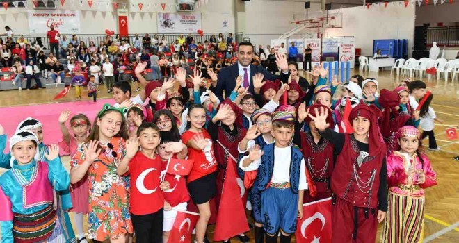 23 Nisan Çiğli’de karnaval havasında kutlandı