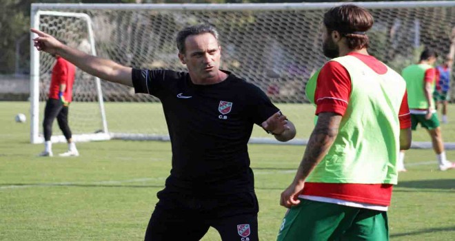 Cüneyt Biçer: Basit goller yiyoruz