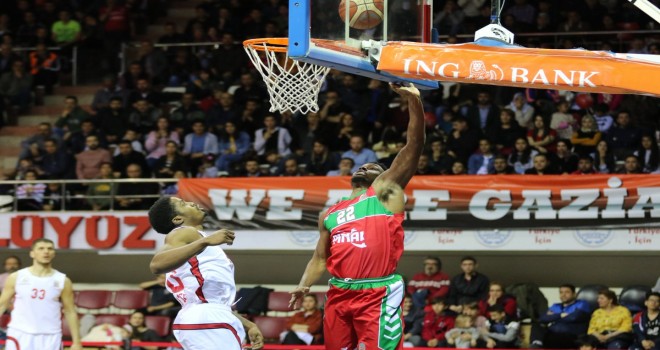 Pınar Karşıyaka Play-Off yolunda büyük yara aldı