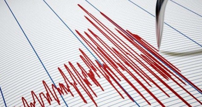 İzmir'de deprem korkuttu
