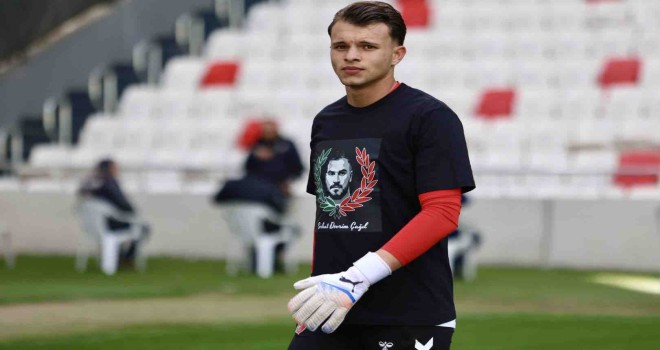 Karşıyakalı futbolcular Serhat Devrim Çağıl'ı unutmadı