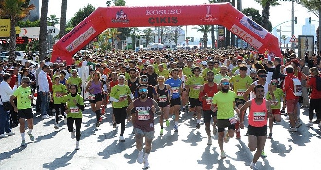 Anneler Günü'nde 35. kez Zübeyde Anne’ye koştular! 