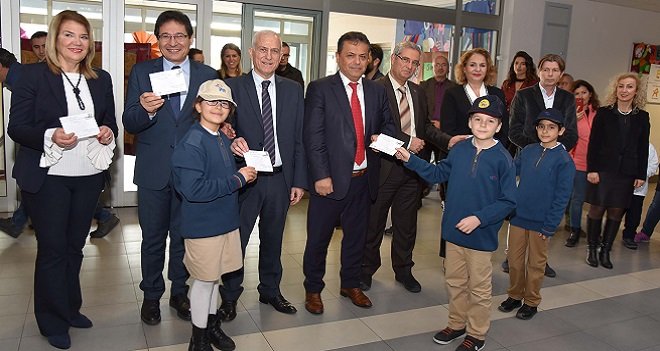 Bak postacı geliyor…