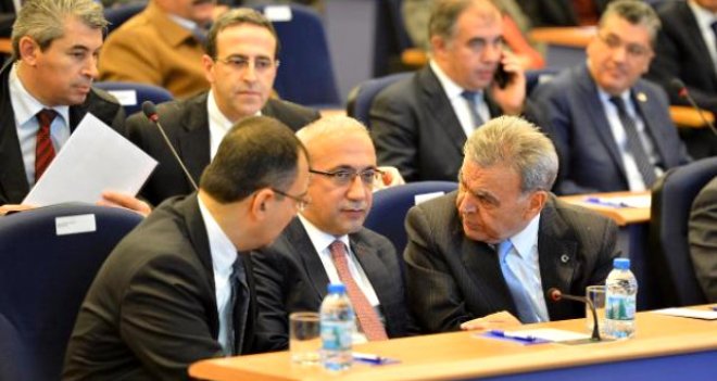 Bakan Elvan: Yat limanlarının iptali söz konusu değil