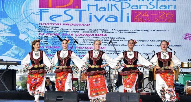 Balkanlılar Halk Dansları Festivali coşkulu bir törenle başladı