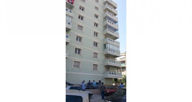 Balkondan düşen eczacı hayatını kaybetti