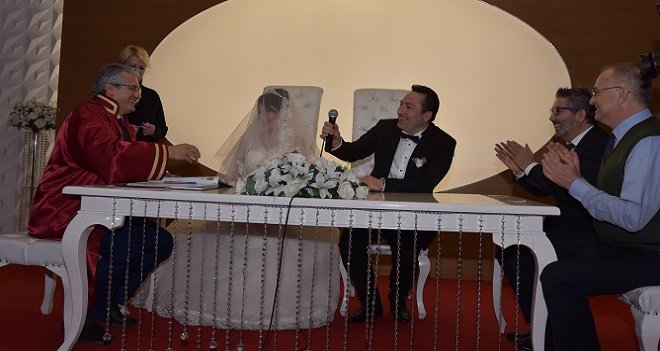 Başkan Akpınar Gazeteci Tekin’in nikahını kıydı