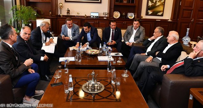 Başkan Kocaoğlu, AK Parti İl Başkanı Şengül ve AK Partili ilçe belediye başkanlarını ağırladı