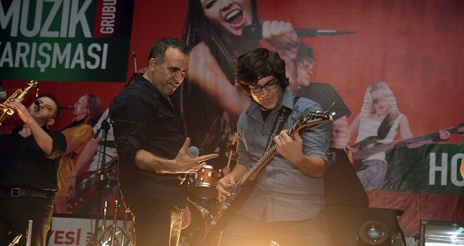 Başkanın oğlu, müzikte iddialı…