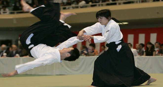 Bayanlara çağrı: Kendinizi korumak için aikido öğrenin...