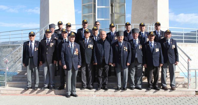 Bayraklı Belediye Başkanı, Karşıyakalı Gazilerle buluştu