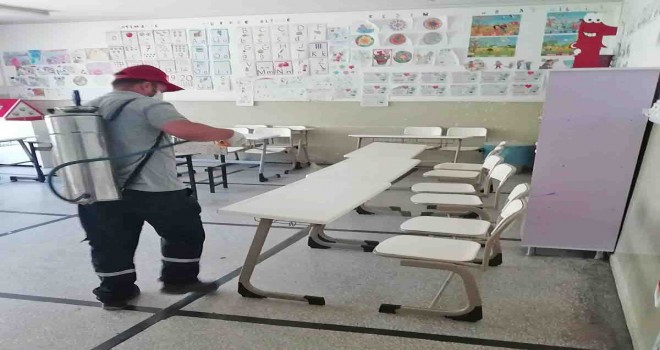 Karşıyaka’daki okullara dip bucak dezenfeksiyon yapıldı