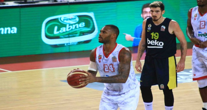 M'Baye'den kariyer rekoru...