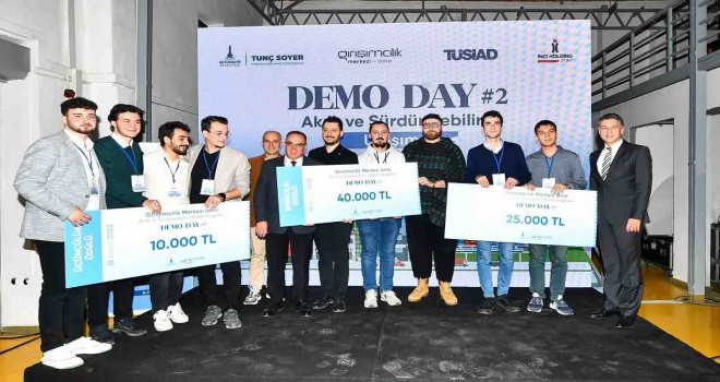 ''Girişimcilik Merkezi İzmir'' gençlerin önünü açmaya devam ediyor