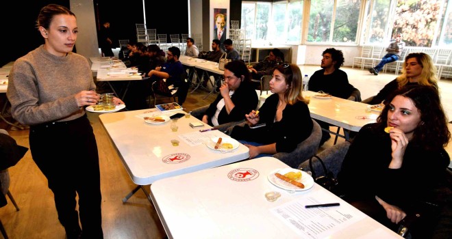 Bornova’da zeytinyağı kültürü geleceğe taşınıyor