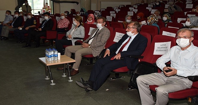 Karşıyaka Müftülüğü'nün din istismarı konferansı büyük ilgi gördü