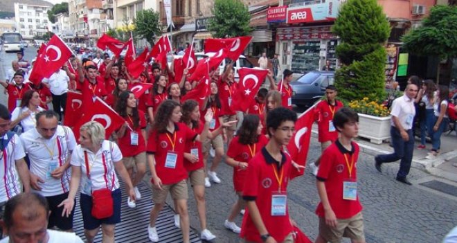 BERGAMA'DA OLİMPİYAT ATEŞİ YANDI