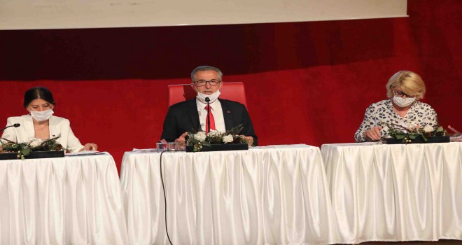 Başkan Arda: Beni koltuktan indirmek isteyenler hayal görüyor