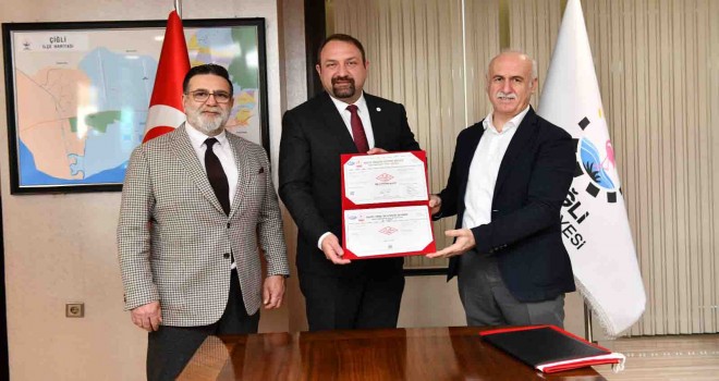 Çiğli Belediyesi, İzmir’de TSE’den kalite belgesi alan ilk belediye oldu