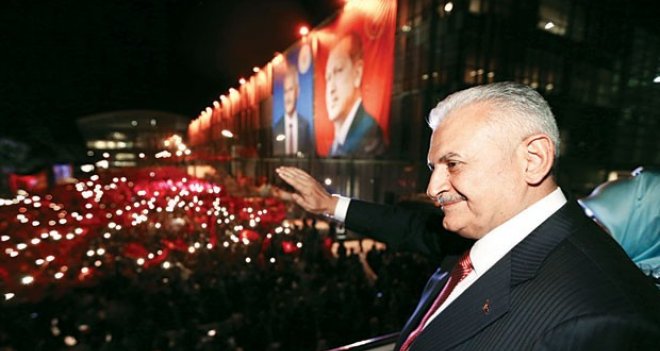 Binali Yıldırım: Konak ile Karşıyaka'yı birleştireceğiz