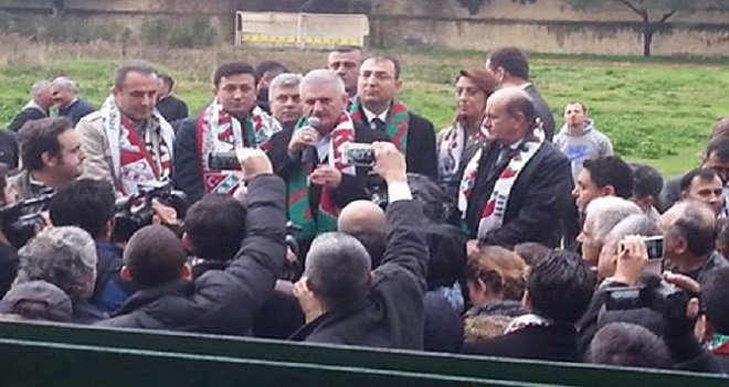 Binali Yıldırım ve Milletvekilleri Karşıyaka Stadı'nda...