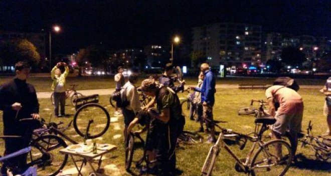 Bisiklet dostları Bostanlı'da buluştu