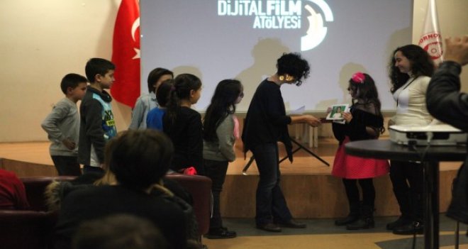 Bornovalı çocuklara özel Kısa Film Atölyesi