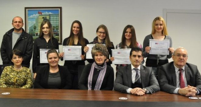 Bosnalı öğrenciler ilk Türkçe sertifikalarını Rektör Erciyeş’ten aldı
