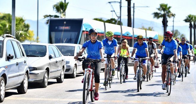 Bostanlı İskele'den İnciraltı Kent Ormanı'na pedallı kutlama