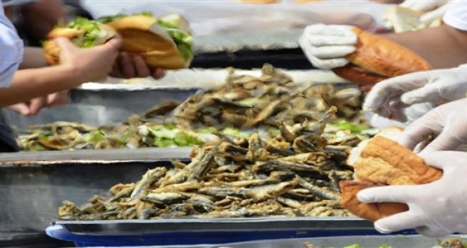 Bostanlı'da çifte organizasyon heyecanı