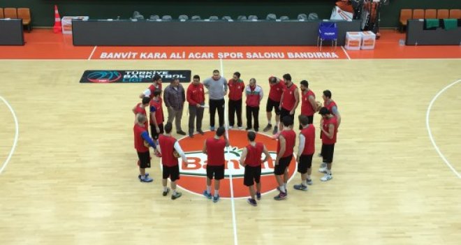 Bostanlıspor Bandırma'da kampa girdi