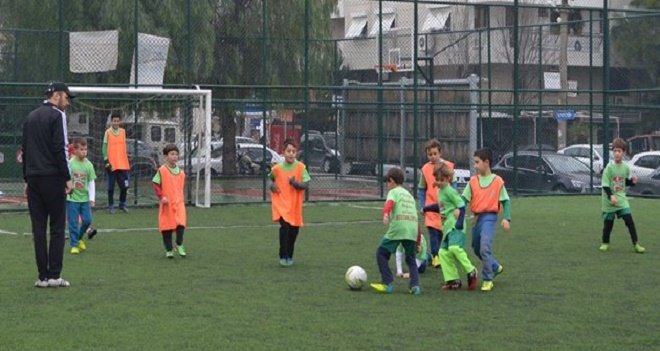 Bostanlıspor Futbol Akademisi hız kesmiyor...