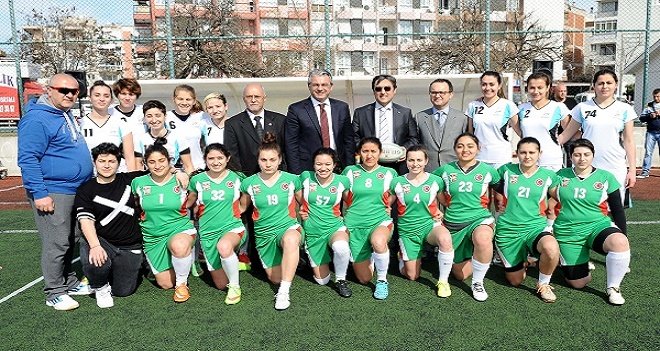 Bostanlıspor'a TÜRFAD'tan ''Şampiyonlar Ödülü''
