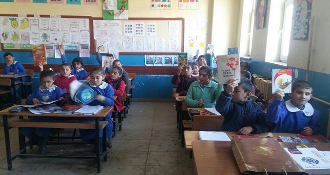 Bostanlıspor’dan  3. köy okuluna da kitaplar ulaştı… 