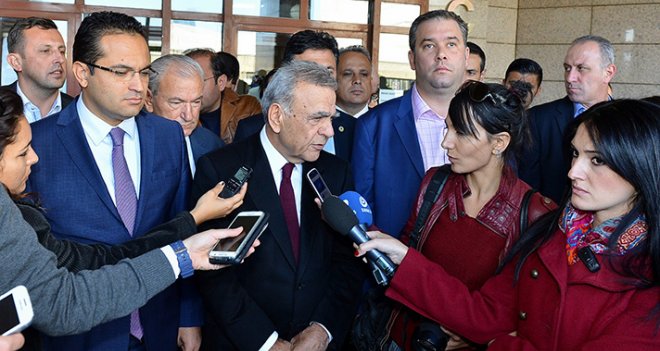 Büyükşehir davası 2016'ya ertelendi