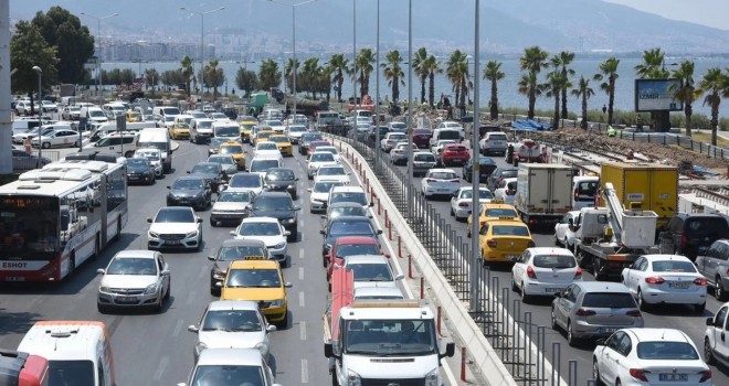 İzmir'de trafiğe kayıtlı araç sayısı 1 milyon 641 bin 607